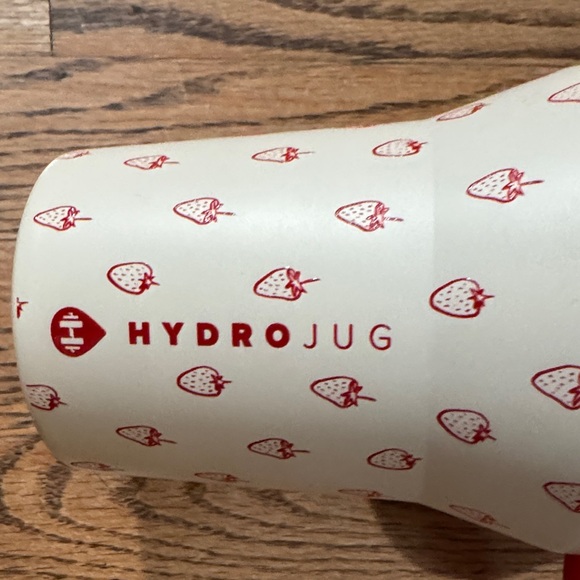 HydroJug Red and Cream Strawberry Mug - Picture 3 of 4